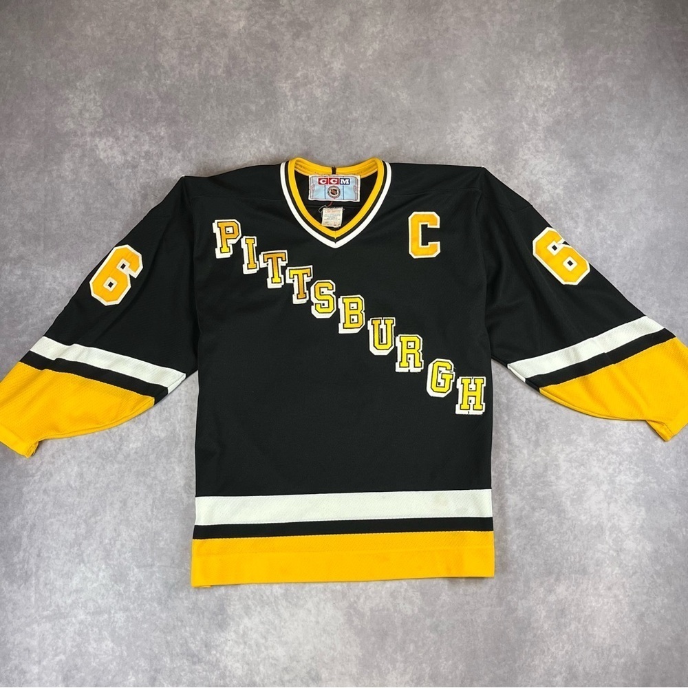 MARIO LEMIEUX 1992 PITTSBURGH
PENGUINS CCM JERSEY LARGE SIZE